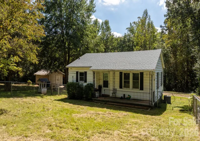 Photo 1 of Single family home for sale at 6048 Sugar Loaf Rd, Connelly Springs, NC 28612 | MLS# 4432750 | Listing updated on 2026-10-10