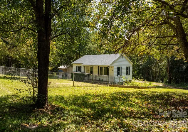 Photo 2 of Single family home for sale at 6048 Sugar Loaf Rd, Connelly Springs, NC 28612 | MLS# 4432750 | Listing updated on 2026-10-10