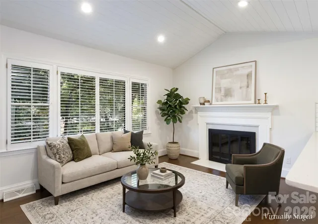 Photo 2 of Single family home for sale at 5121 Kistler Ave, Charlotte, NC 28205 | MLS# 4432756 | Listing updated on 2026-10-09