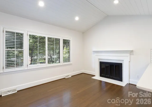 Photo 3 of Single family home for sale at 5121 Kistler Ave, Charlotte, NC 28205 | MLS# 4432756 | Listing updated on 2026-10-08