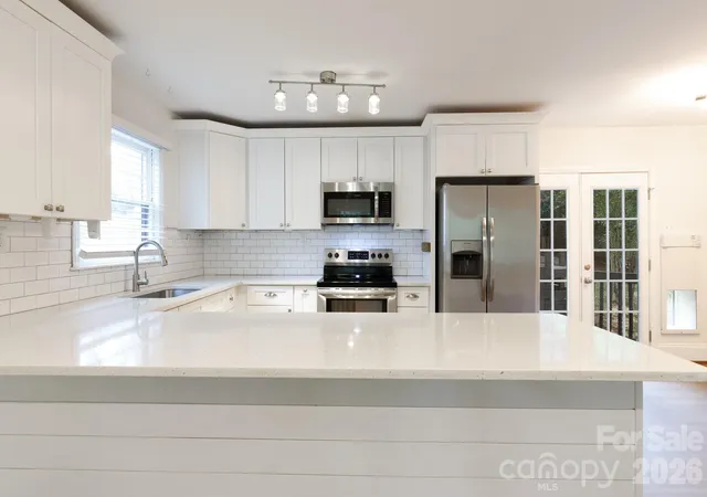 Photo 4 of Single family home for sale at 5121 Kistler Ave, Charlotte, NC 28205 | MLS# 4432756 | Listing updated on 2026-10-08