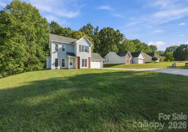 Photo 2 of Single family home for sale at 2374 Eagle Glen Ct, Gastonia, NC 28056 | MLS# 4432758 | Listing updated on 2026-10-08