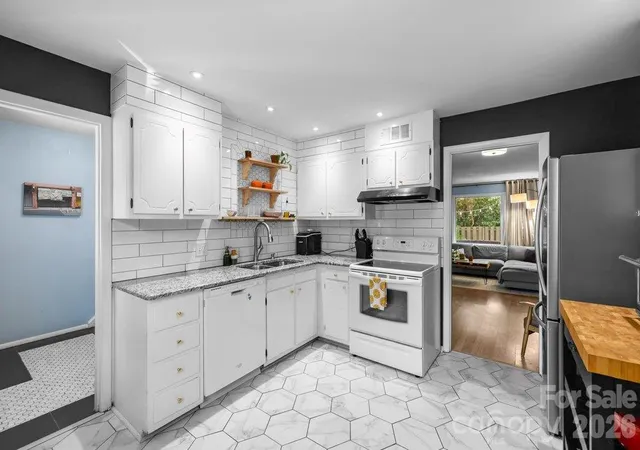 Photo 1 of Condo for sale at 4607 Hedgemore Dr #D, Charlotte, NC 28209 | MLS# 4432760 | Listing updated on 2026-10-17
