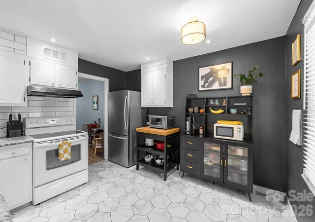 Photo 3 of Condo for sale at 4607 Hedgemore Dr #D, Charlotte, NC 28209 | MLS# 4432760 | Listing updated on 2026-10-17