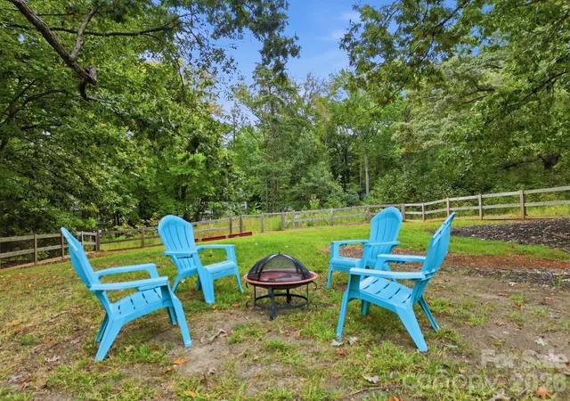 Photo 3 of Single family home for sale at 4432 Woodwind St, Charlotte, NC 28213 | MLS# 4432762 | Listing updated on 2026-10-08
