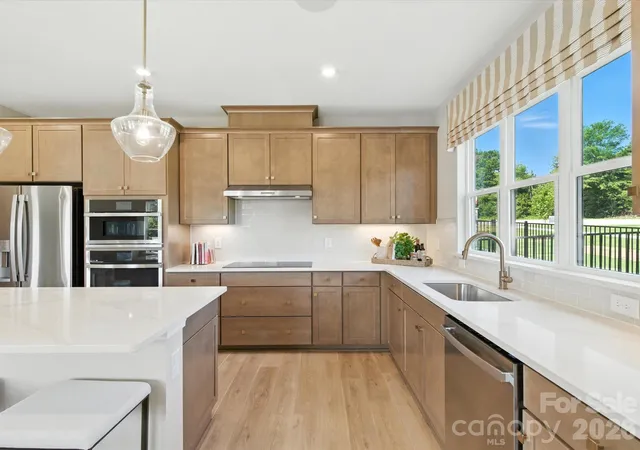 Photo 3 of Townhouse for sale at 425 Nash St, Fort Mill, SC 29715 | MLS# 4432782 | Listing updated on 2026-10-09