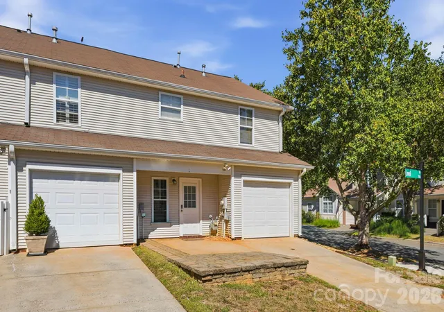 Photo 3 of Townhouse for sale at 7962 Camden Holw Rd, Huntersville, NC 28078 | MLS# 4432801 | Listing updated on 2026-10-10