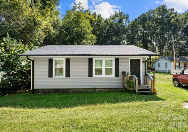 Multi family home for sale at 509 E Church St, Dallas, NC 28034 | MLS# 4432806