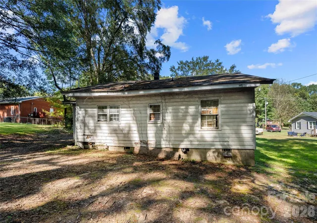 Photo 4 of House for sale at 509 E Church St, Dallas, NC 28034 | MLS# 4432806 | Listing updated on 2026-10-10