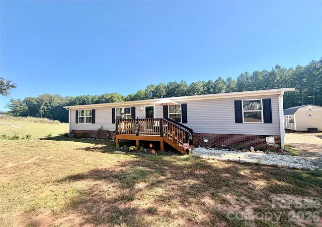 Photo 2 of Single family home for sale at 255 Liberty Ests Ln, Taylorsville, NC 28681 | MLS# 4432811 | Listing updated on 2026-10-13