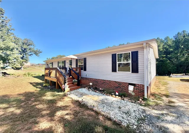 Photo 3 of Single family home for sale at 255 Liberty Ests Ln, Taylorsville, NC 28681 | MLS# 4432811 | Listing updated on 2026-10-13
