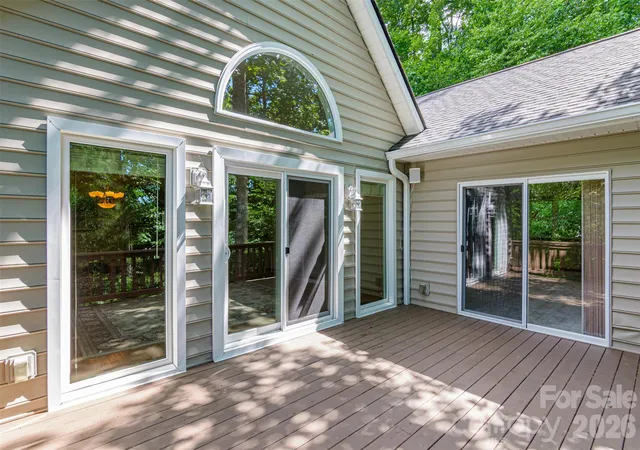 Photo 4 of Single family home for sale at 299 Carriage Summitt Way, Hendersonville, NC 28791 | MLS# 4432814 | Listing updated on 2026-10-14