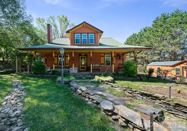 Photo 2 of Single family home for sale at 178 Bakers Ln, Bakersville, NC 28705 | MLS# 4432821 | Listing updated on 2026-10-09