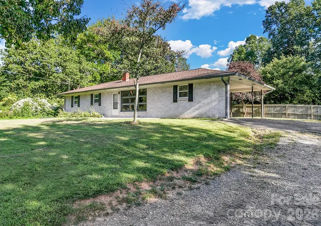 Photo 3 of Multi family home for sale at 25 Hickory Tree Rd, Asheville, NC 28805 | MLS# 4432822 | Listing updated on 2026-10-08