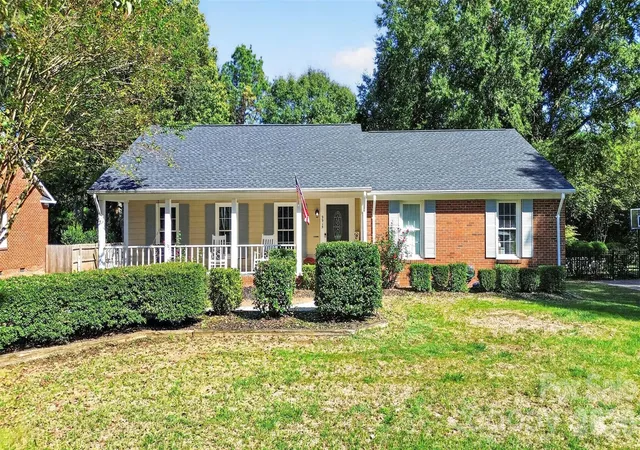 Photo 1 of Single family home for sale at 9915 Ridgemore Dr, Charlotte, NC 28277 | MLS# 4432835 | Listing updated on 2026-10-22