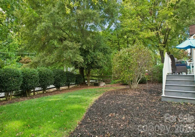 Photo 2 of Single family home for sale at 17100 Grenache Ct, Cornelius, NC 28031 | MLS# 4432838 | Listing updated on 2026-10-26