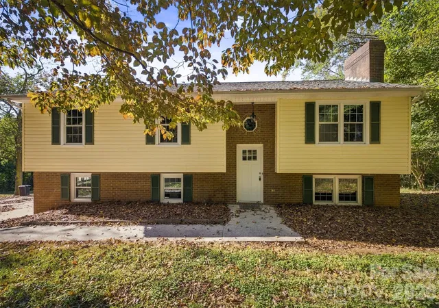 Photo 2 of Single family home for sale at 306 New Orleans Blvd, Morganton, NC 28655 | MLS# 4432848 | Listing updated on 2026-10-29