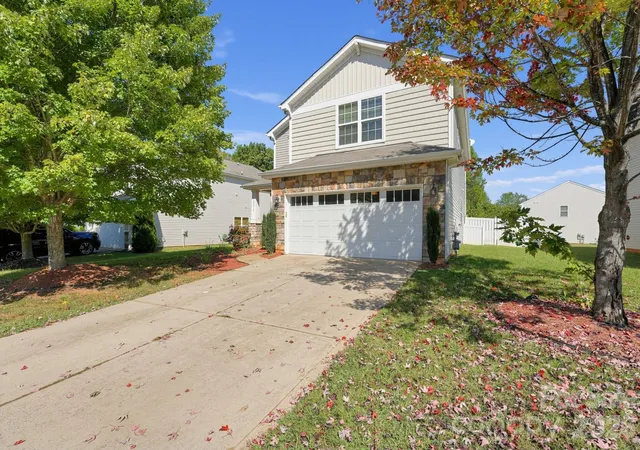 Photo 1 of Single family home for sale at 10019 Bristley Rd, Charlotte, NC 28227 | MLS# 4432852 | Listing updated on 2026-10-10