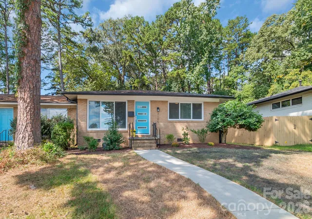 Photo 1 of Condo for sale at 3105 Erskine Dr #49, Charlotte, NC 28205 | MLS# 4432859 | Listing updated on 2026-10-08