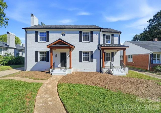 Photo 2 of Multi family home for sale at 1307 S Kings Dr, Charlotte, NC 28207 | MLS# 4432862 | Listing updated on 2026-10-24