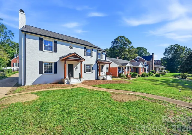 Photo 3 of Multi family home for sale at 1307 S Kings Dr, Charlotte, NC 28207 | MLS# 4432862 | Listing updated on 2026-10-24