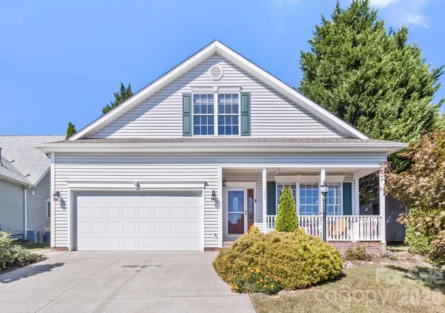 Photo 1 of Single family home for sale at 105 Willow Oak Dr, Asheville, NC 28805 | MLS# 4432872 | Listing updated on 2026-10-09
