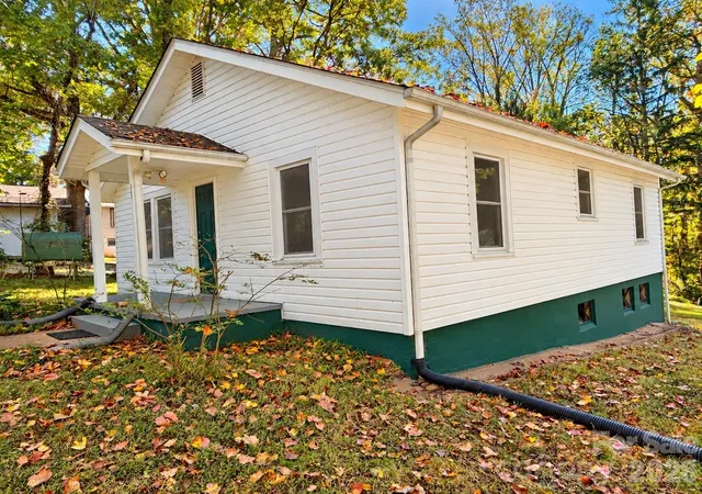 Photo 2 of Single family home for sale at 45 Briggs Rd, Asheville, NC 28805 | MLS# 4432873 | Listing updated on 2026-10-09