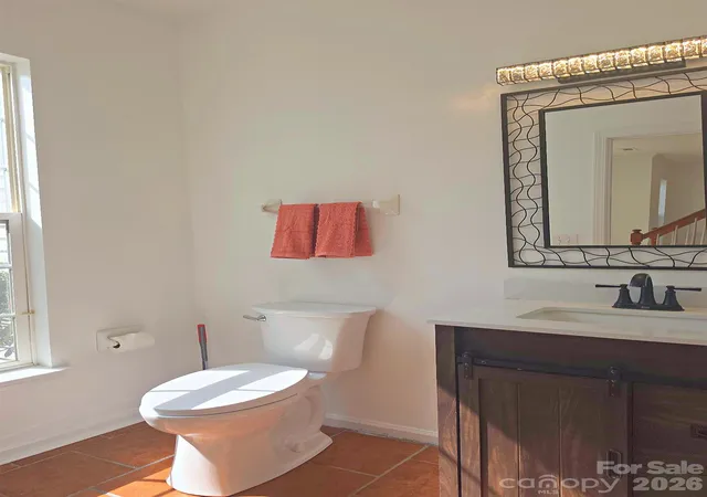 Photo 3 of Single family home for sale at 5708 Fls Ridge Ln, Charlotte, NC 28269 | MLS# 4432881 | Listing updated on 2026-10-09