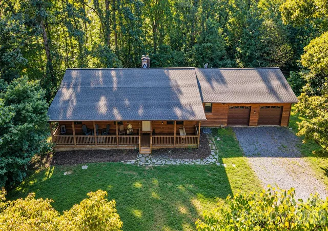 Photo 3 of Single family home for sale at 3576 Julian Welborn Dr, Morganton, NC 28655 | MLS# 4432882 | Listing updated on 2026-10-10