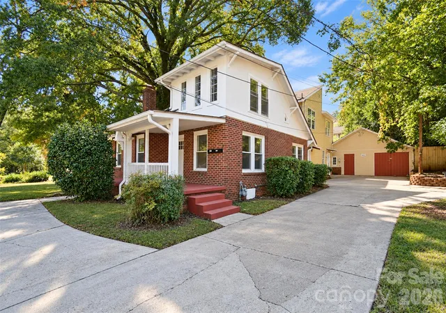 Photo 3 of Multi family home for sale at 322 Salisbury Rd, Statesville, NC 28677 | MLS# 4432896 | Listing updated on 2026-10-18
