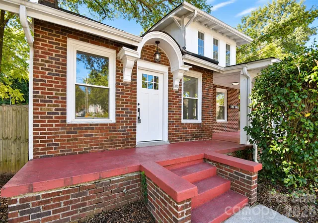 Photo 4 of House for sale at 322 Salisbury Rd, Statesville, NC 28677 | MLS# 4432896 | Listing updated on 2026-10-18