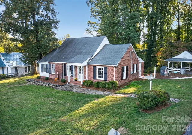 Photo 1 of Single family home for sale at 321 Beall St Nw, Lenoir, NC 28645 | MLS# 4432899 | Listing updated on 2026-10-09