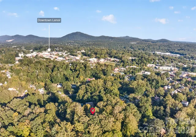 Photo 3 of Single family home for sale at 321 Beall St Nw, Lenoir, NC 28645 | MLS# 4432899 | Listing updated on 2026-10-09