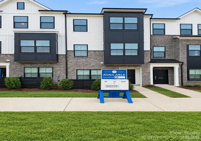 Townhouse for sale at 7544 Mashburn Dr, Charlotte, NC 28269 | MLS# 4432902