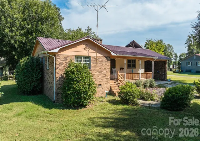 Photo 2 of Sale Pending at 1839 Upper Rd, Seagrove, NC 27341 | MLS# 4432904 | Listing updated on 2026-10-17