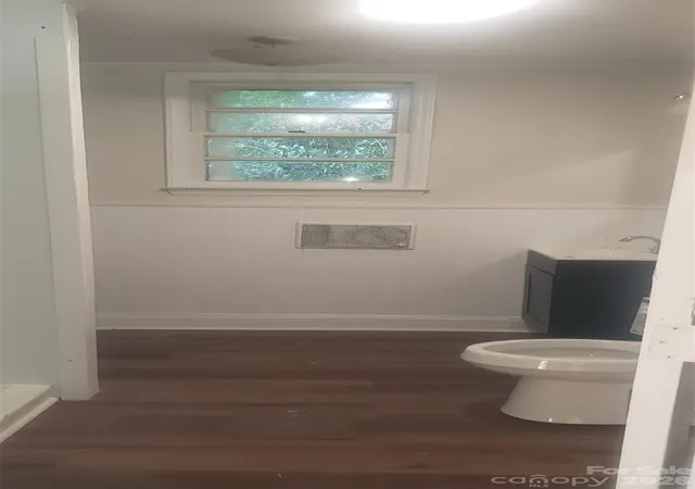 Photo 2 of Single family home for sale at 401 S Hill St, Gastonia, NC 28052 | MLS# 4432910 | Listing updated on 2026-10-08