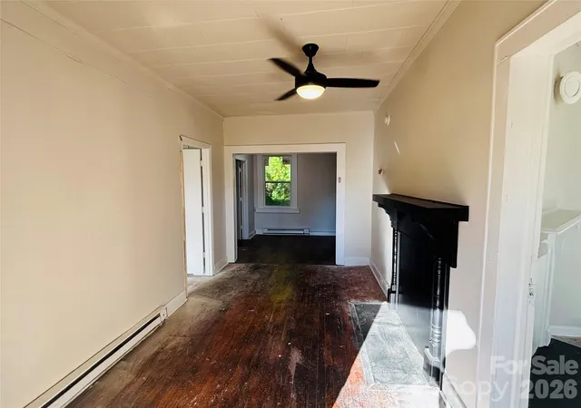 Photo 3 of Single family home for sale at 401 S Hill St, Gastonia, NC 28052 | MLS# 4432910 | Listing updated on 2026-10-09