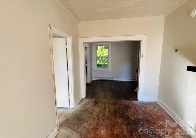 Photo 4 of Single family home for sale at 401 S Hill St, Gastonia, NC 28052 | MLS# 4432910 | Listing updated on 2026-10-09