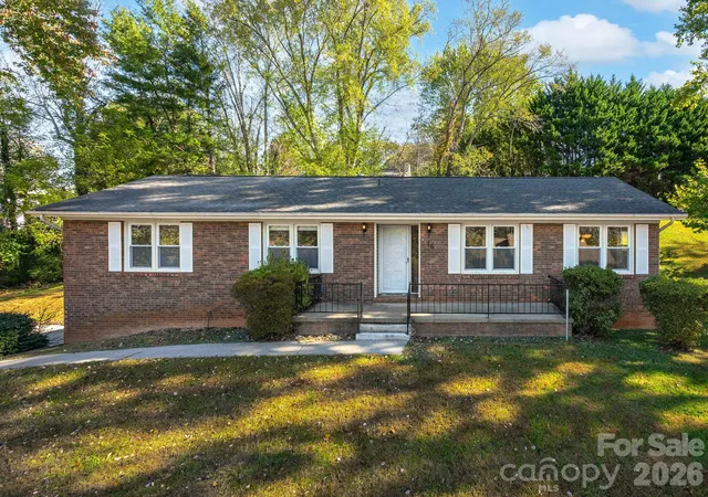 Photo 1 of Single family home for sale at 16 Sun Valley Ct, Alexander, NC 28701 | MLS# 4432915 | Listing updated on 2026-10-28