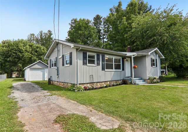 Photo 2 of Single family home for sale at 363 Killian St, Waynesville, NC 28786 | MLS# 4432919 | Listing updated on 2026-10-09
