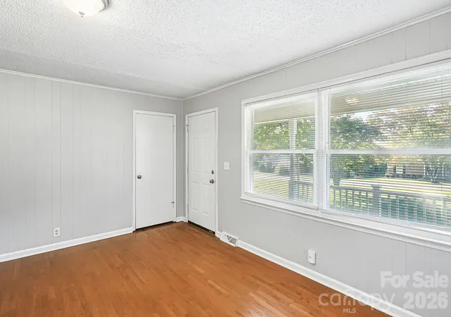 Photo 3 of Single family home for sale at 1316 Mayberry Rd, Dallas, NC 28034 | MLS# 4432922 | Listing updated on 2026-10-09