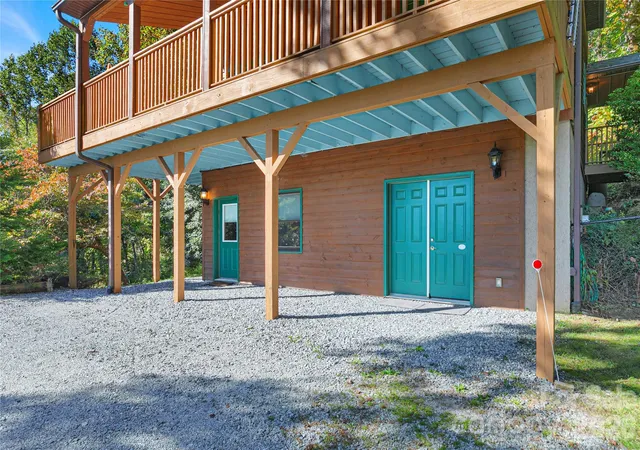 Photo 4 of Single family home for sale at 373 Lynn Crst Dr, Brevard, NC 28712 | MLS# 4432927 | Listing updated on 2026-10-13