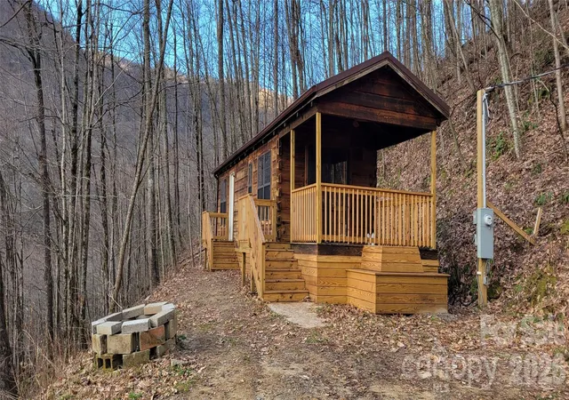 Photo 2 of Single family home for sale at 340 Wayah Zooshuga Rd, Maggie Valley, NC 28751 | MLS# 4432934 | Listing updated on 2026-10-11