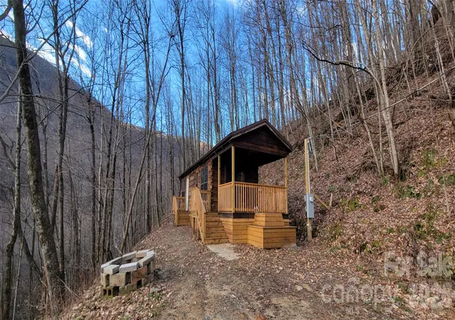 Photo 3 of Single family home for sale at 340 Wayah Zooshuga Rd, Maggie Valley, NC 28751 | MLS# 4432934 | Listing updated on 2026-10-11