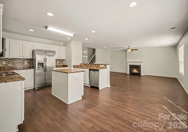 Photo 2 of Single family home for sale at 2410 Highland Park Dr, Charlotte, NC 28269 | MLS# 4432939 | Listing updated on 2026-10-10
