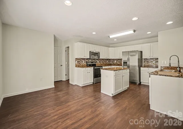 Photo 3 of Single family home for sale at 2410 Highland Park Dr, Charlotte, NC 28269 | MLS# 4432939 | Listing updated on 2026-10-10