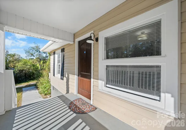 Photo 3 of Single family home for sale at 1240 Piedmont Dr, Lenoir, NC 28645 | MLS# 4432940 | Listing updated on 2026-10-09
