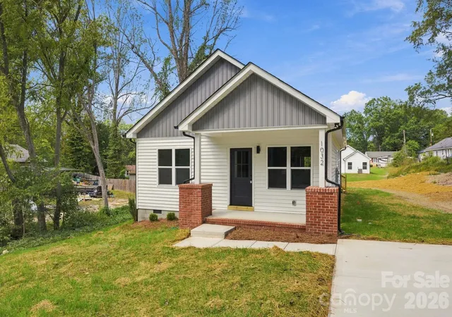 Photo 1 of Single family home for sale at 1032 Sycamore Ave, Gastonia, NC 28052 | MLS# 4432941 | Listing updated on 2026-10-08