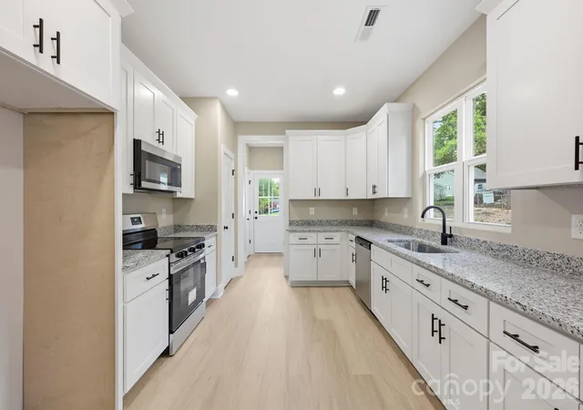 Photo 3 of Single family home for sale at 1032 Sycamore Ave, Gastonia, NC 28052 | MLS# 4432941 | Listing updated on 2026-10-09