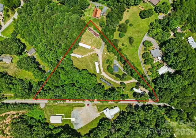 Photo 3 of Multi family home for sale at 61 State St, Asheville, NC 28806 | MLS# 4432943 | Listing updated on 2026-10-08